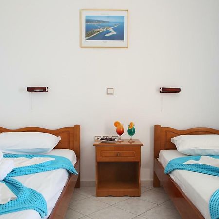 Theocharis Bros - Studios Apartments Áyios Nikítas Buitenkant foto