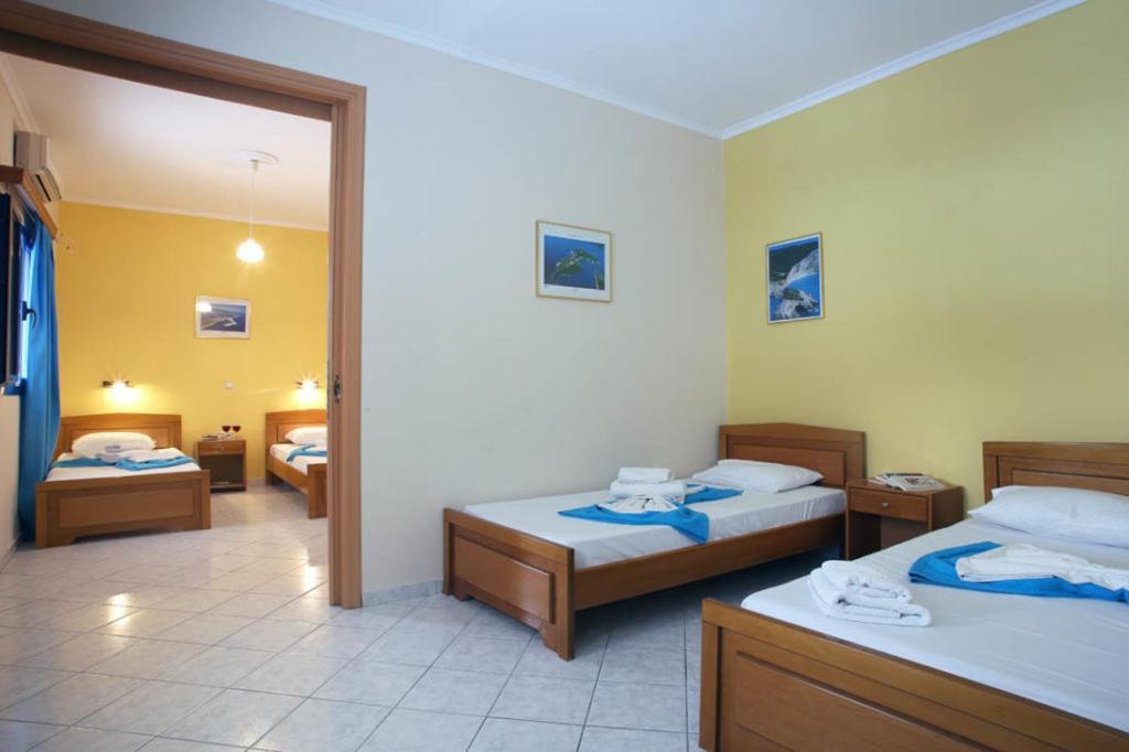 Theocharis Bros - Studios Apartments Áyios Nikítas Buitenkant foto