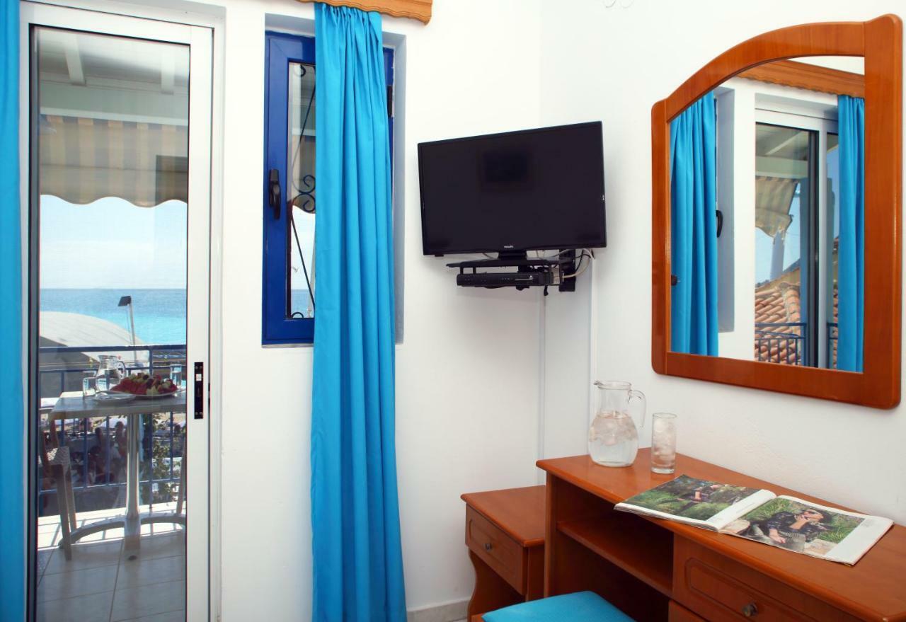 Theocharis Bros - Studios Apartments Áyios Nikítas Buitenkant foto