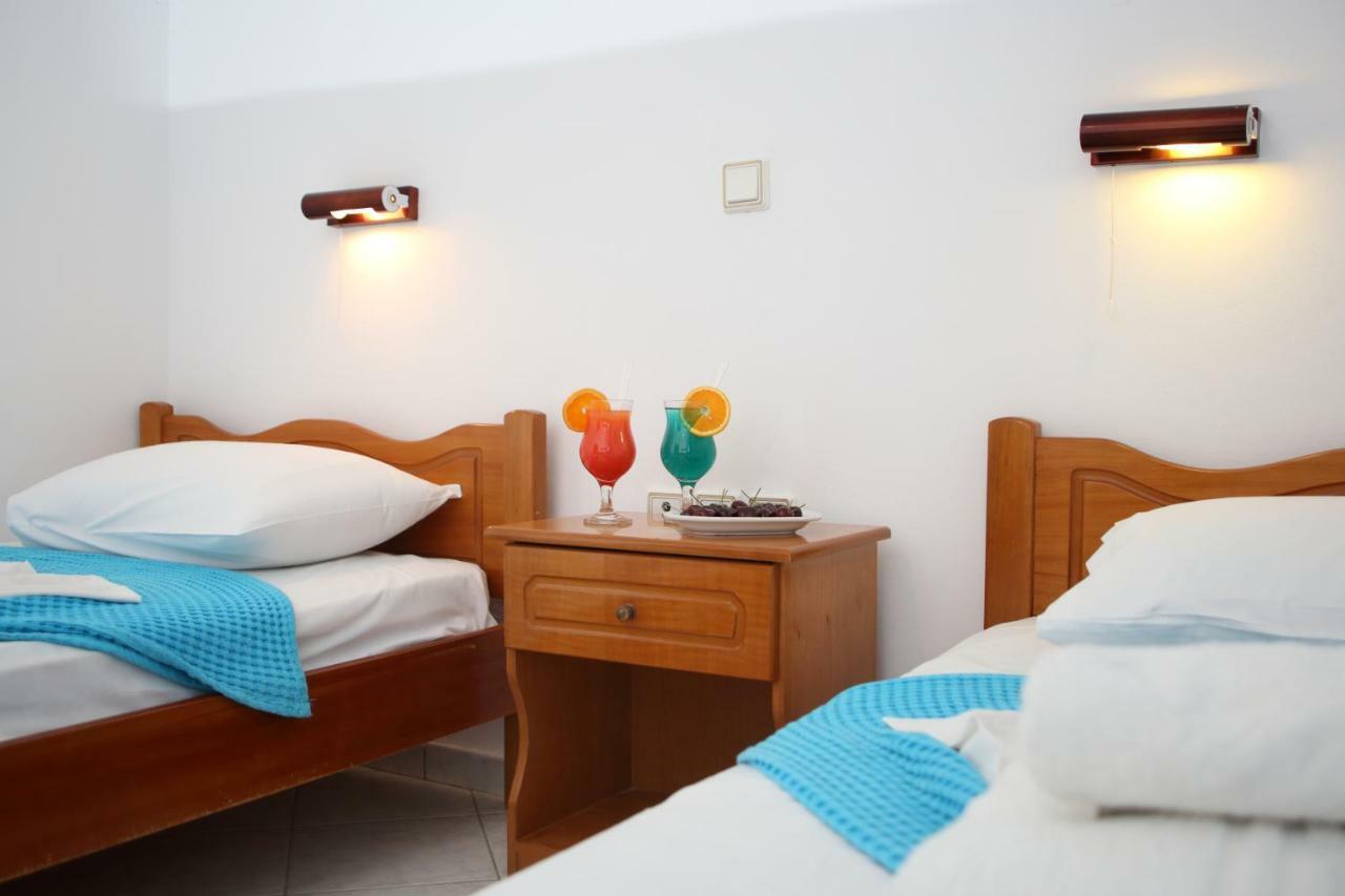 Theocharis Bros - Studios Apartments Áyios Nikítas Buitenkant foto