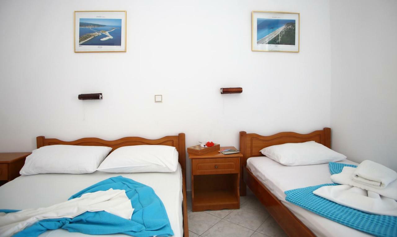 Theocharis Bros - Studios Apartments Áyios Nikítas Buitenkant foto