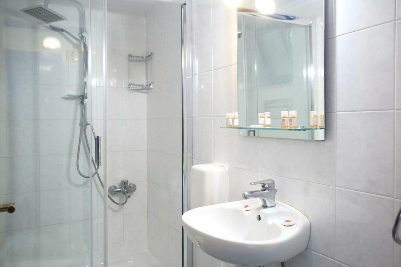 Theocharis Bros - Studios Apartments Áyios Nikítas Buitenkant foto
