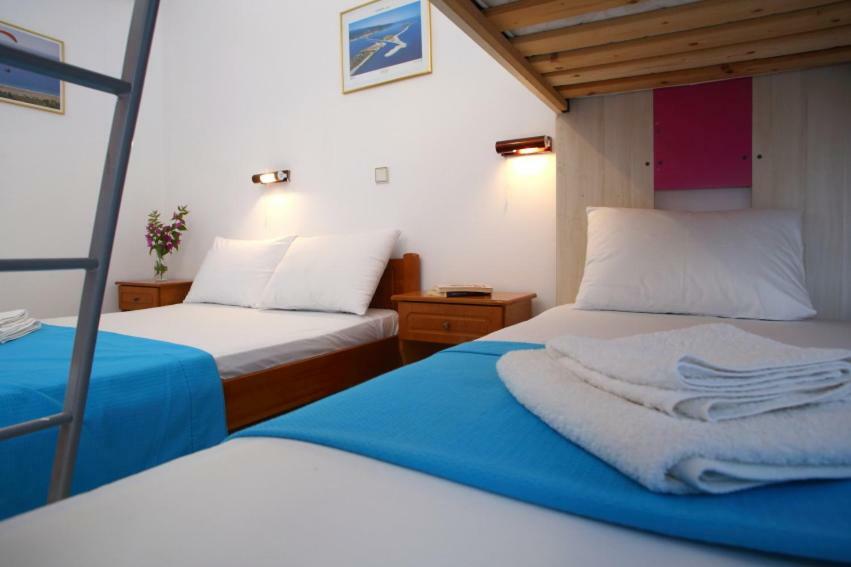 Theocharis Bros - Studios Apartments Áyios Nikítas Buitenkant foto