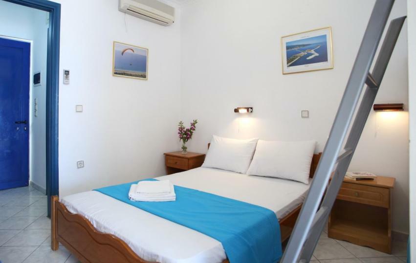 Theocharis Bros - Studios Apartments Áyios Nikítas Buitenkant foto