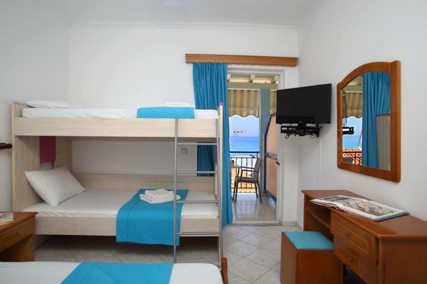 Theocharis Bros - Studios Apartments Áyios Nikítas Buitenkant foto